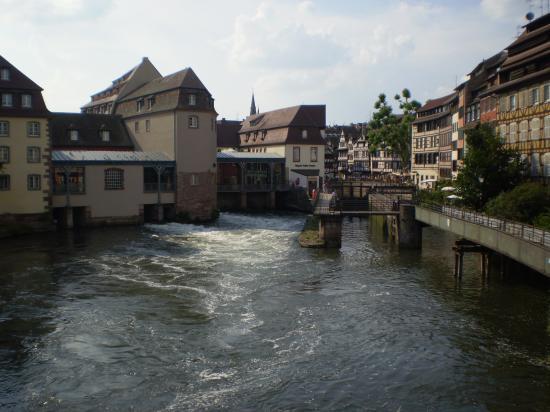 Strasbourg. L'Ill en aval de la Petite-France.